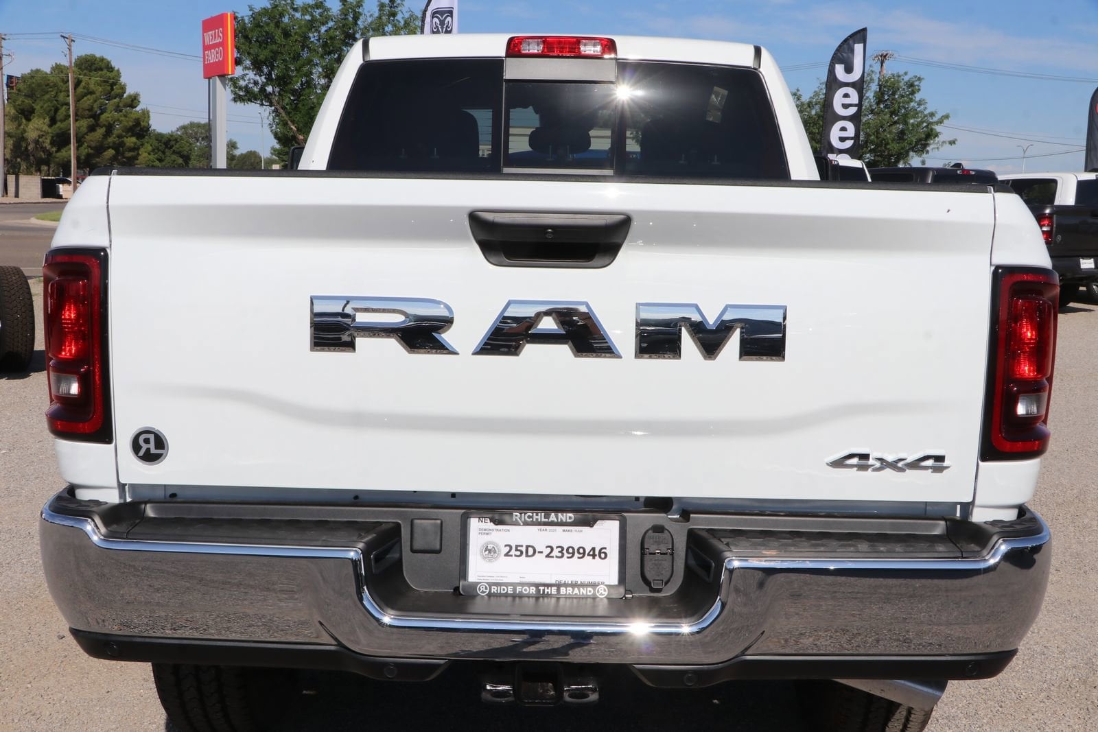 2025 RAM 2500 Tradesman - Photo 8