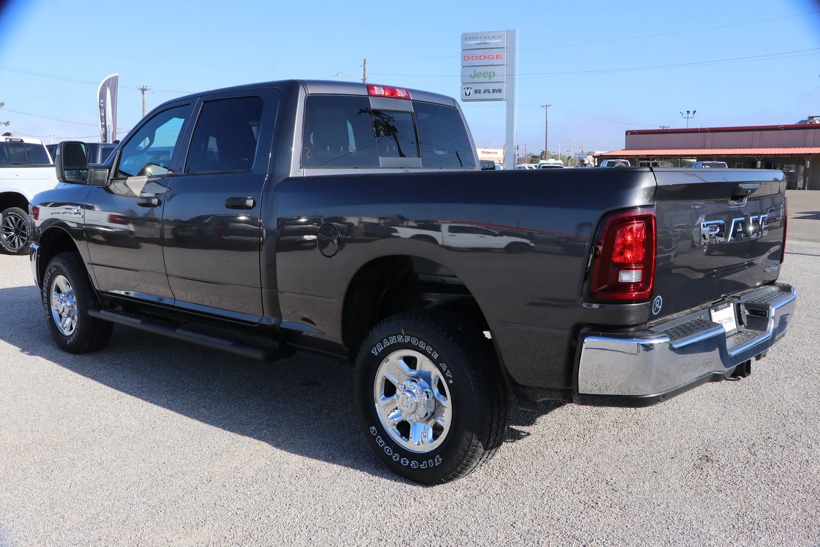 2025 RAM 2500 Tradesman - Photo 7