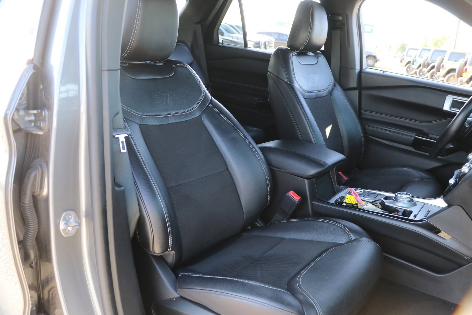 2022 Ford Explorer ST - Photo 37