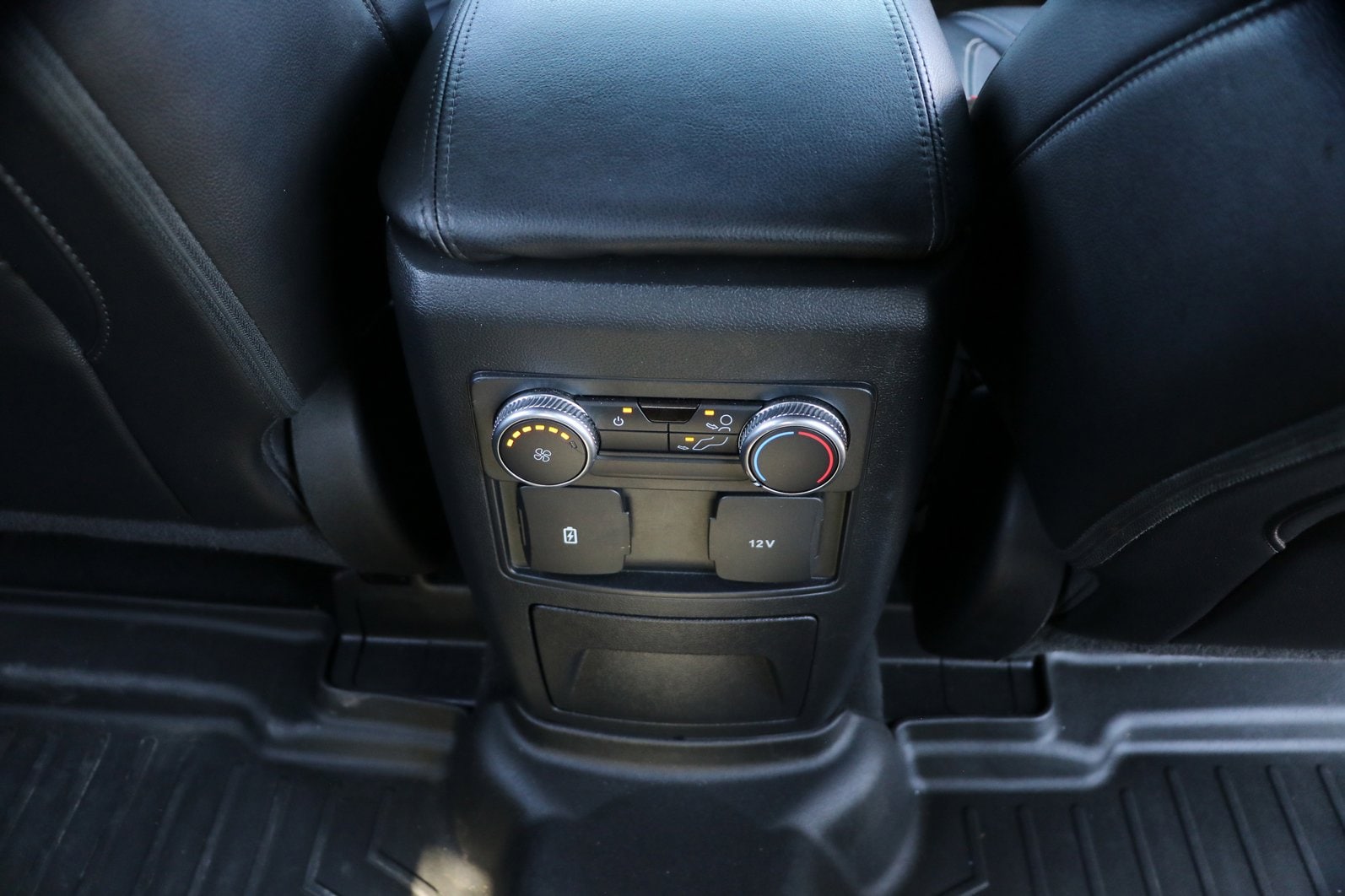2022 Ford Explorer ST - Photo 35