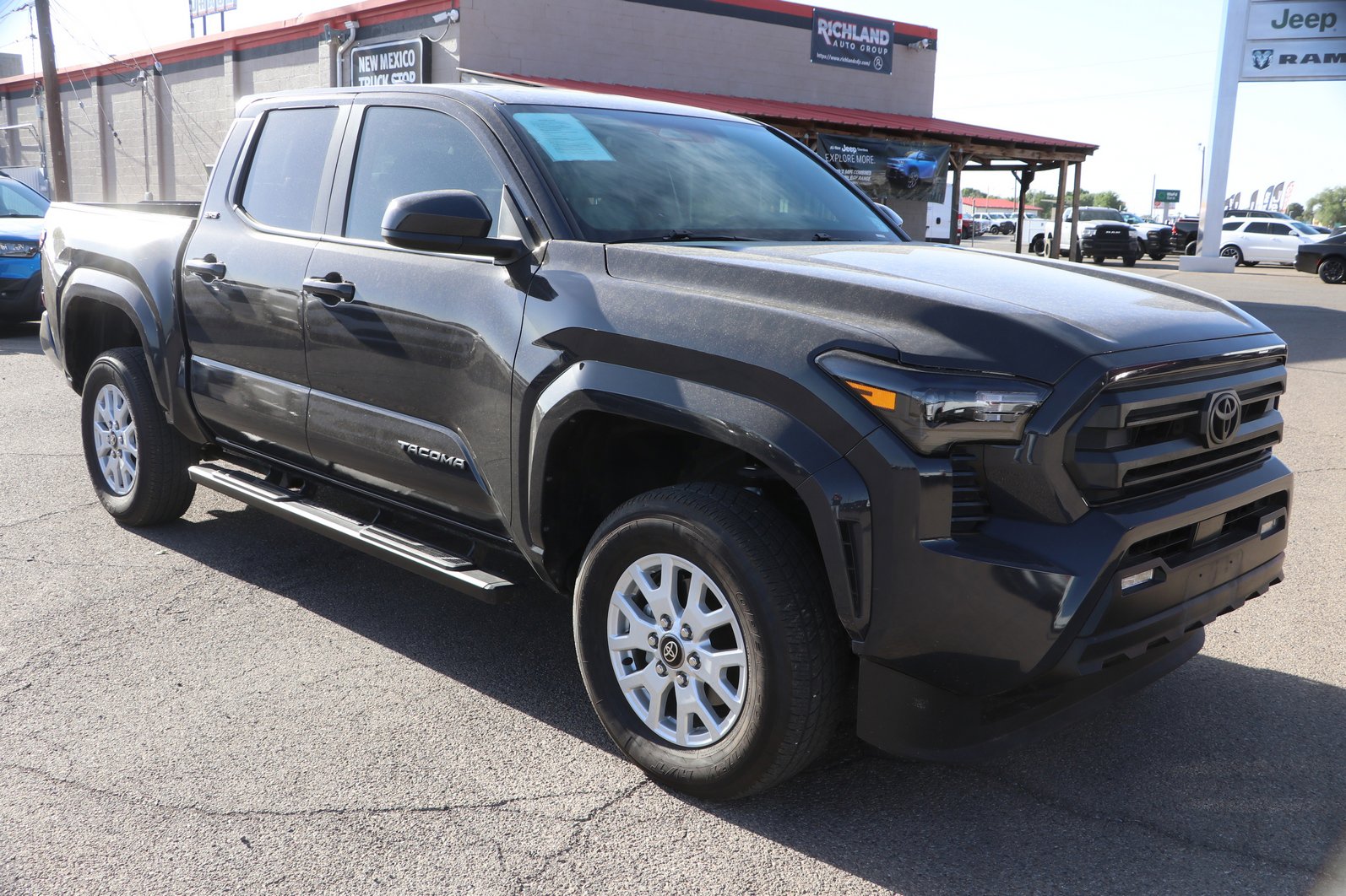 2025 Toyota Tacoma SR5 4x4 Double Cab's photo