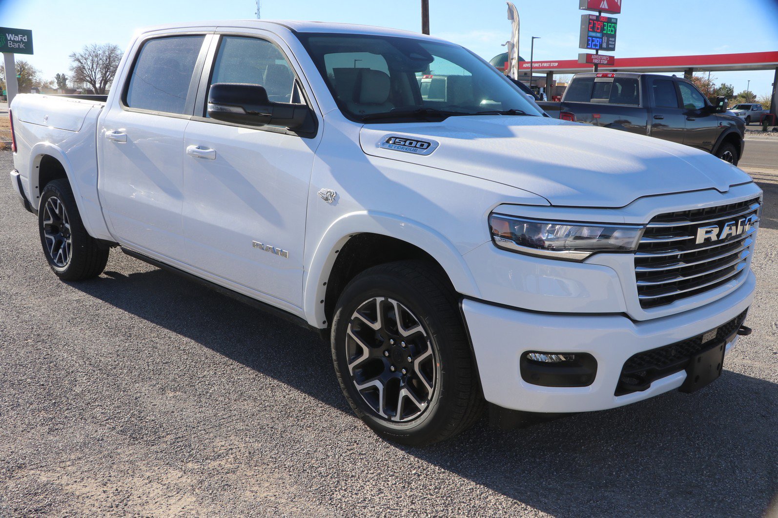 2026 RAM Ram 1500 Pickup Laramie's photo