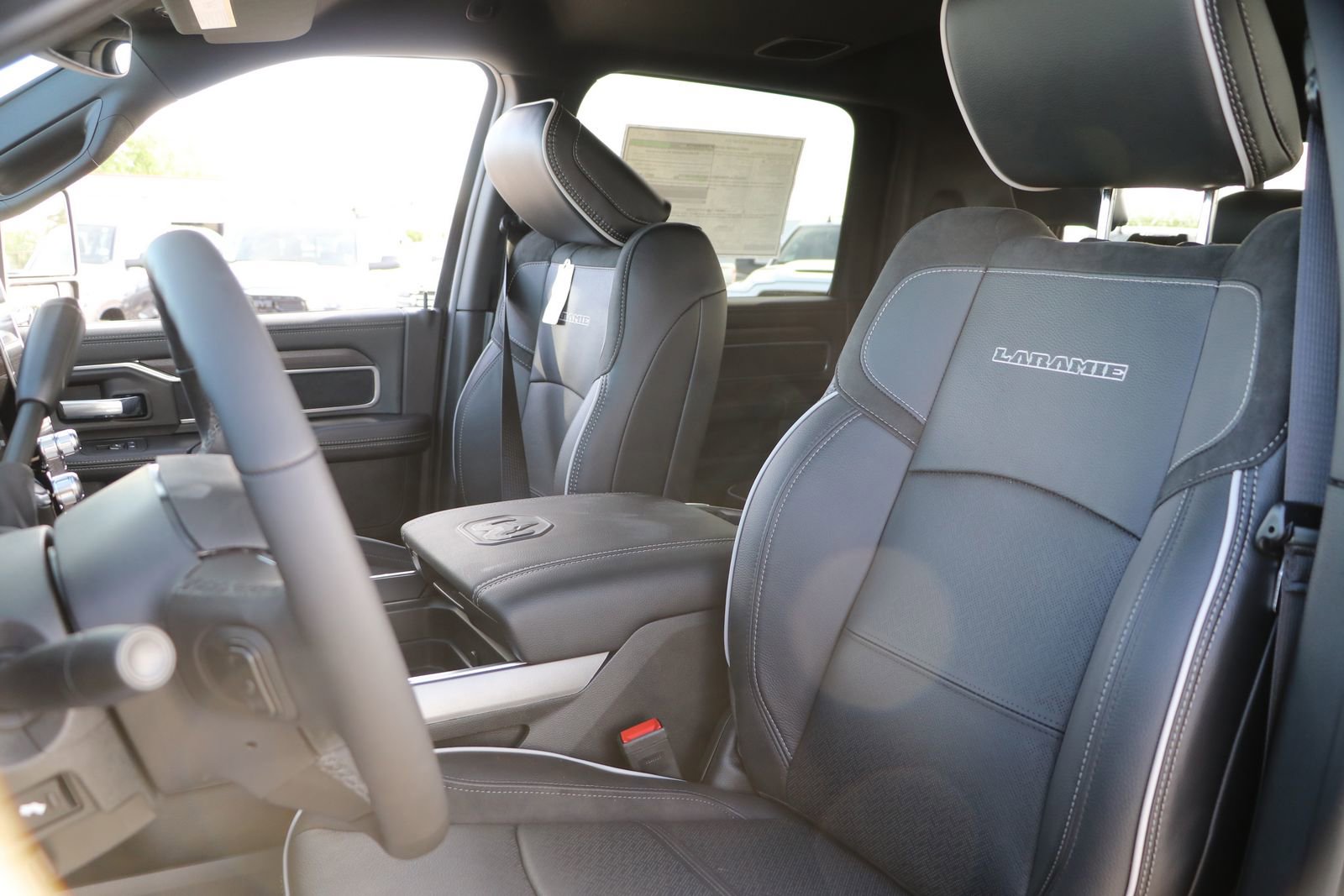 2025 RAM 2500 Laramie - Photo 16
