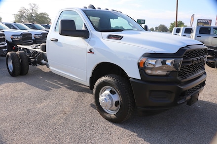 2024 Ram 3500 Chassis Cab 3500 TRADESMAN CHASSIS REGULAR CAB 4X4 84' CA Pickup