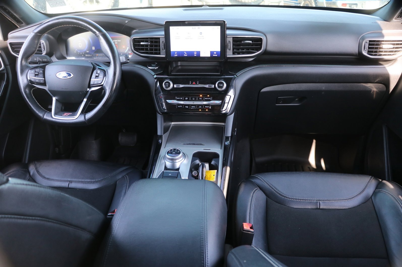 2022 Ford Explorer ST - Photo 18