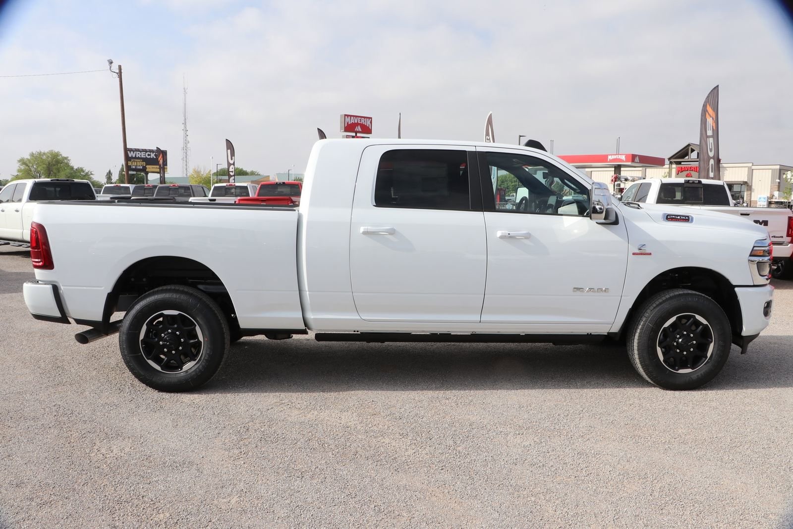 2025 RAM 2500 Laramie - Photo 10