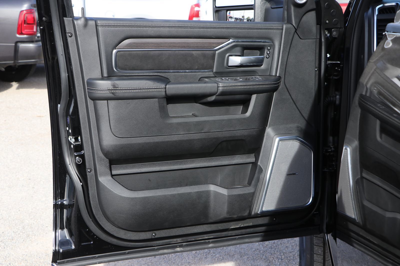 2025 RAM 2500 Laramie - Photo 12