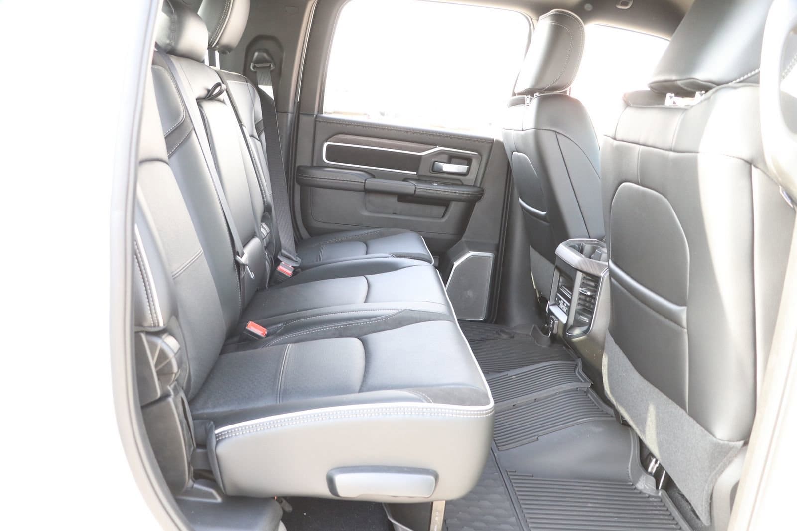 2025 RAM 2500 Laramie - Photo 18
