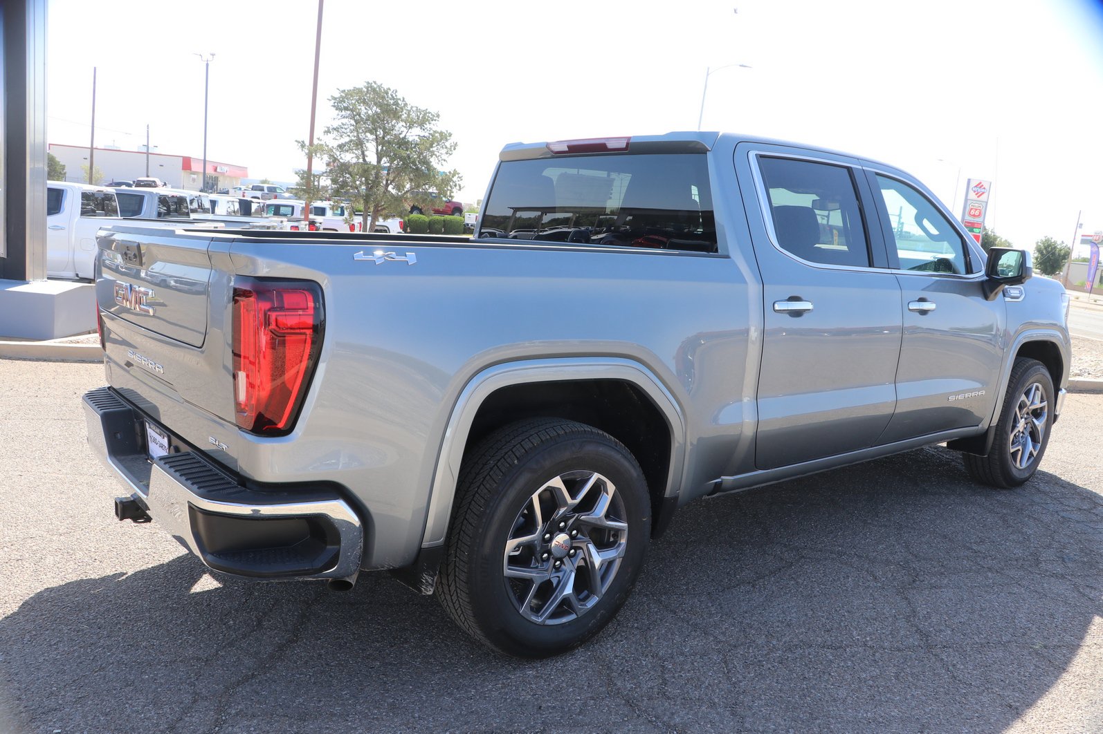 2026 GMC Sierra 1500 SLT - Photo 6