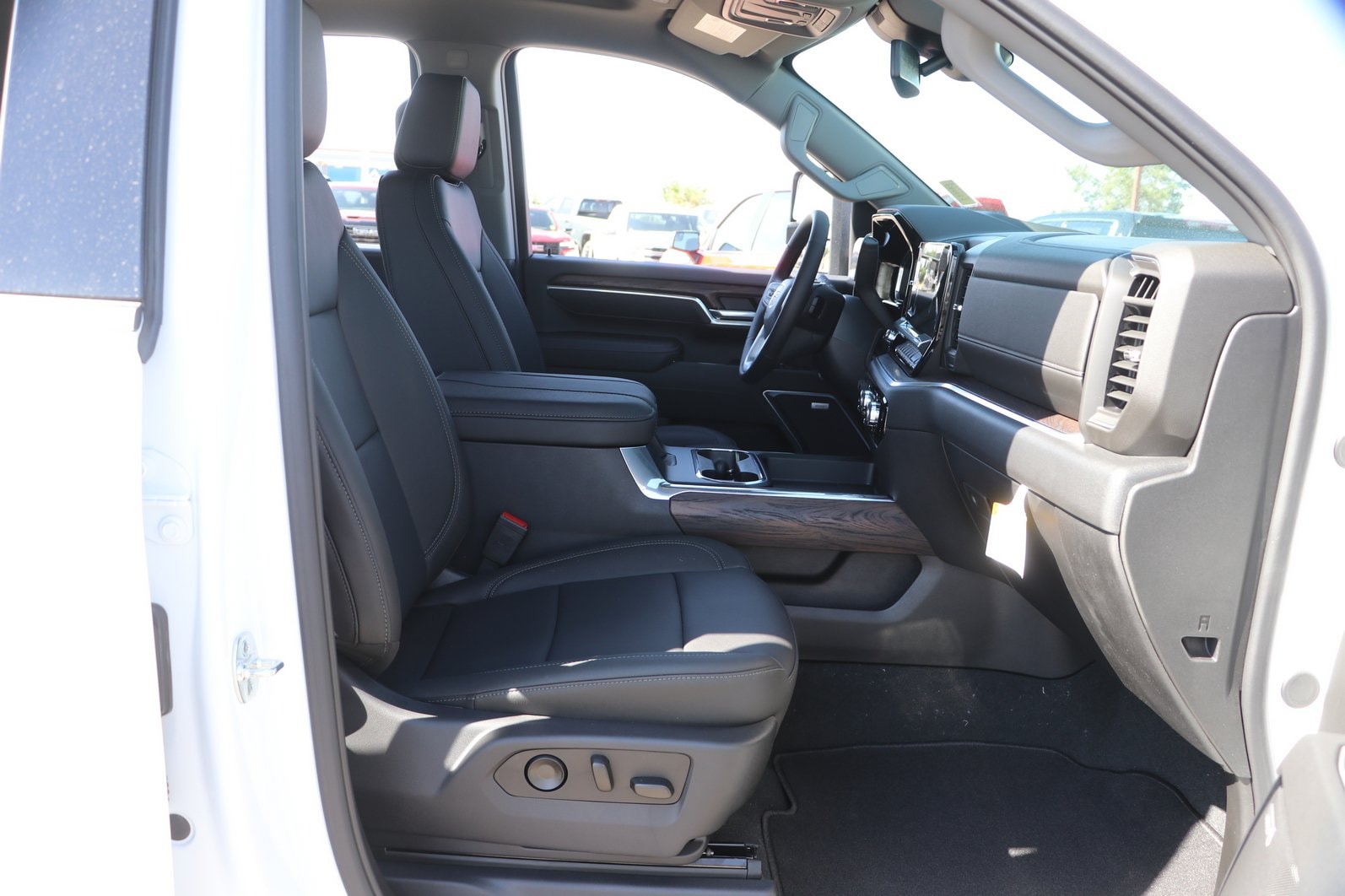 2026 GMC Sierra 2500HD SLT - Photo 32