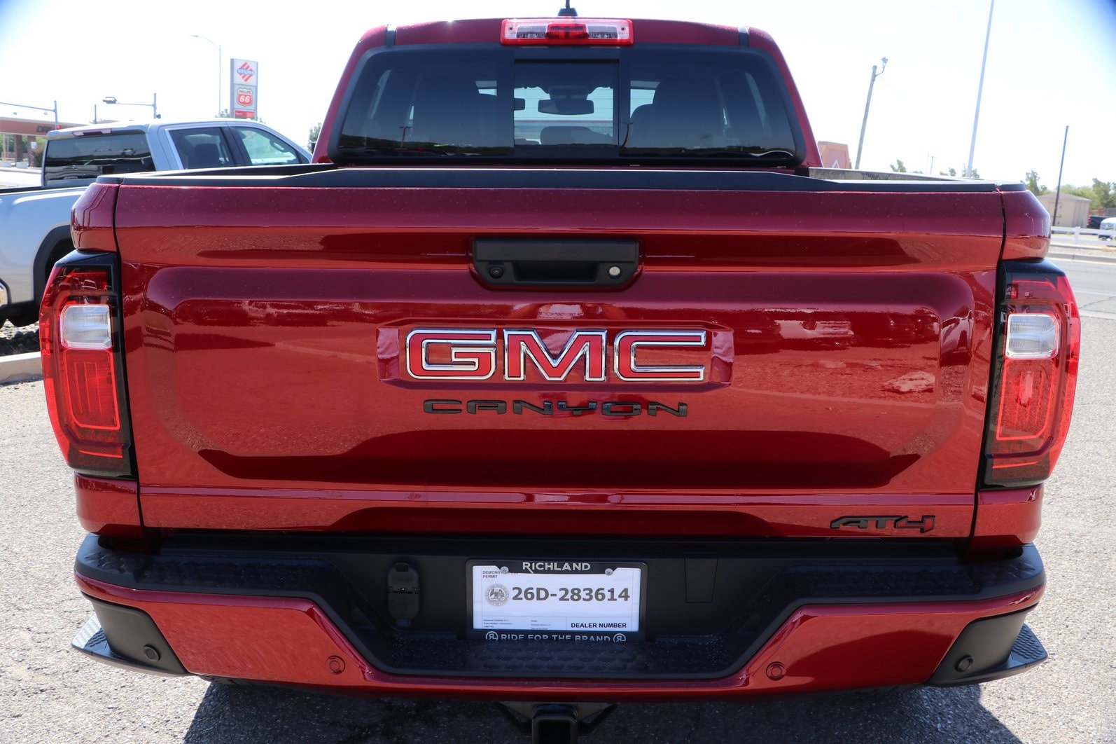 2026 GMC Canyon AT4 - Photo 6