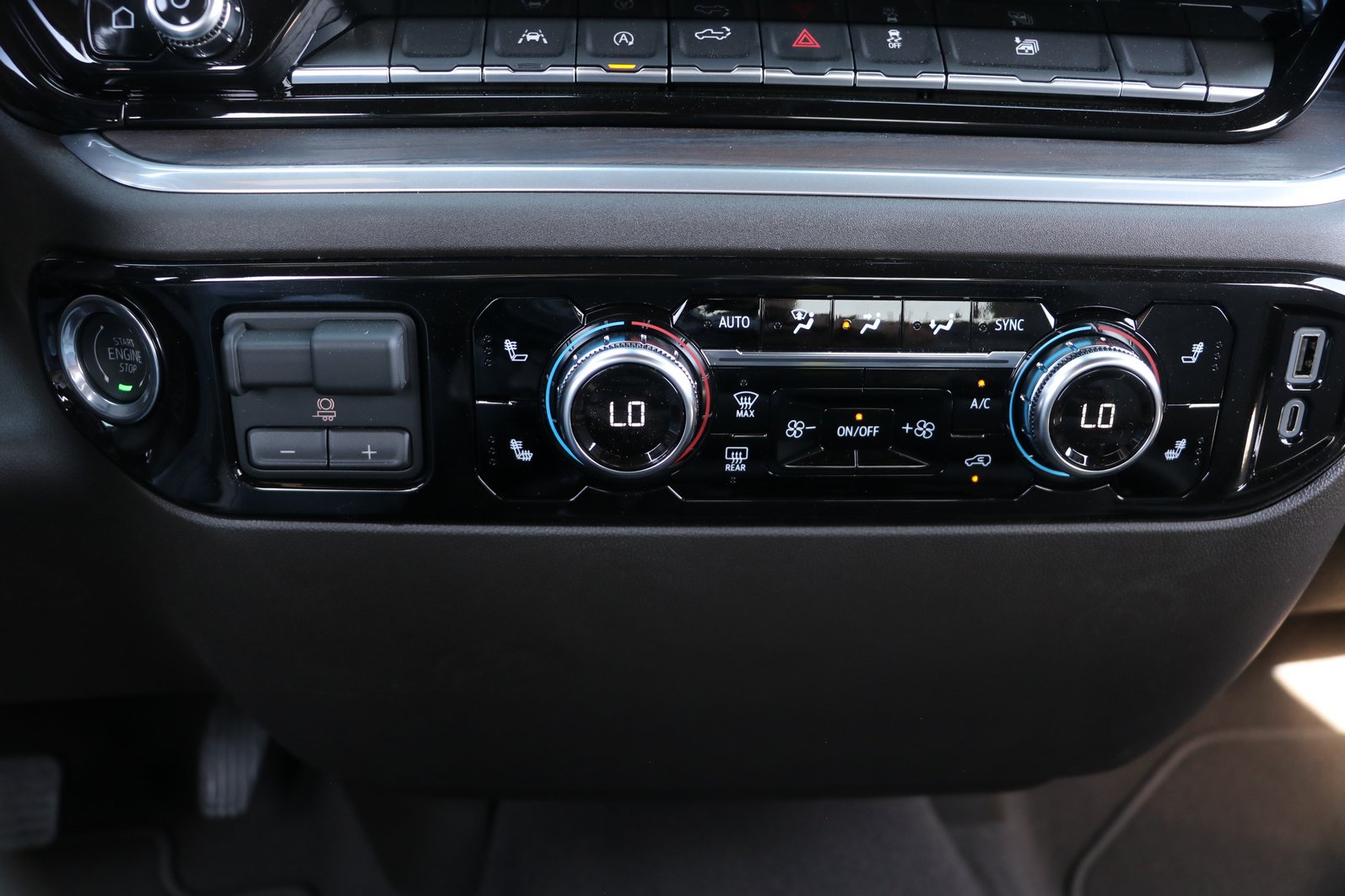 2026 GMC Sierra 1500 SLT - Photo 20