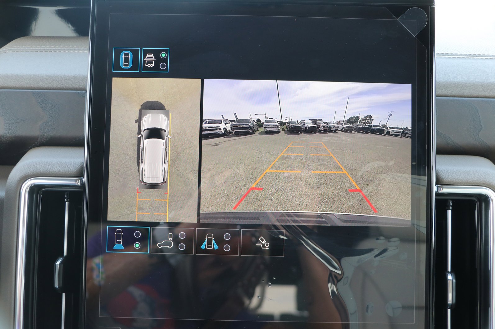 2026 GMC Yukon Denali - Photo 24
