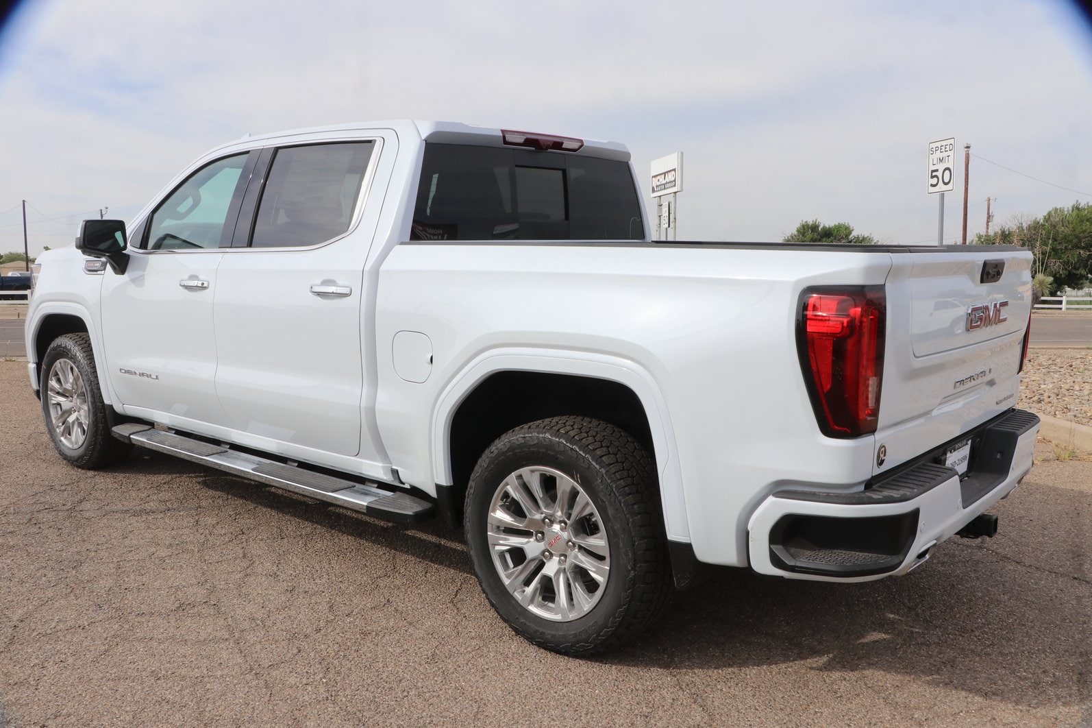 2026 GMC Sierra 1500 Denali - Photo 7