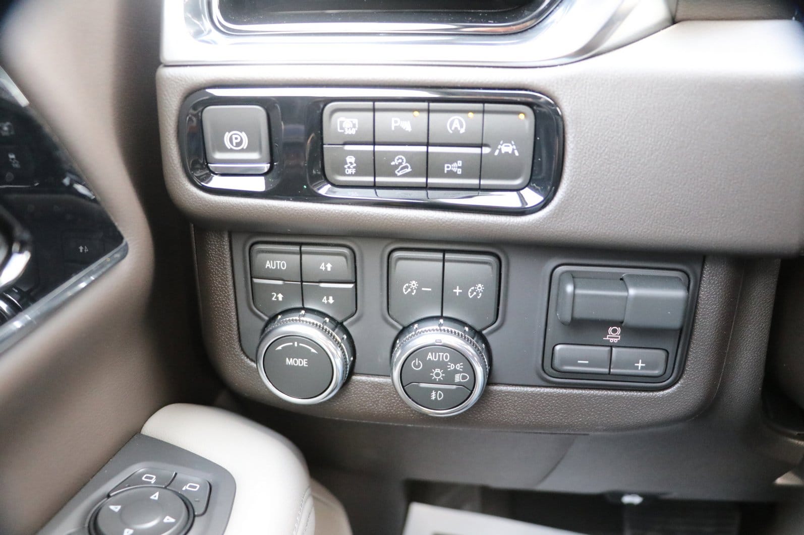 2026 GMC Yukon XL Elevation - Photo 14