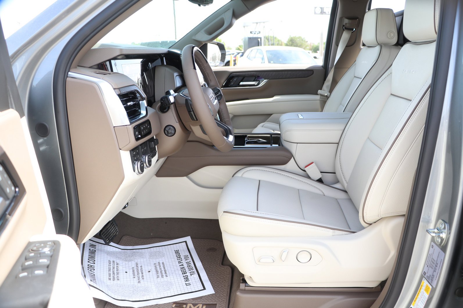 2026 GMC Yukon Denali - Photo 15