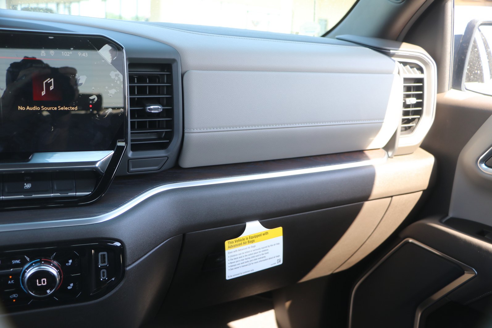 2026 GMC Sierra 1500 SLT - Photo 25