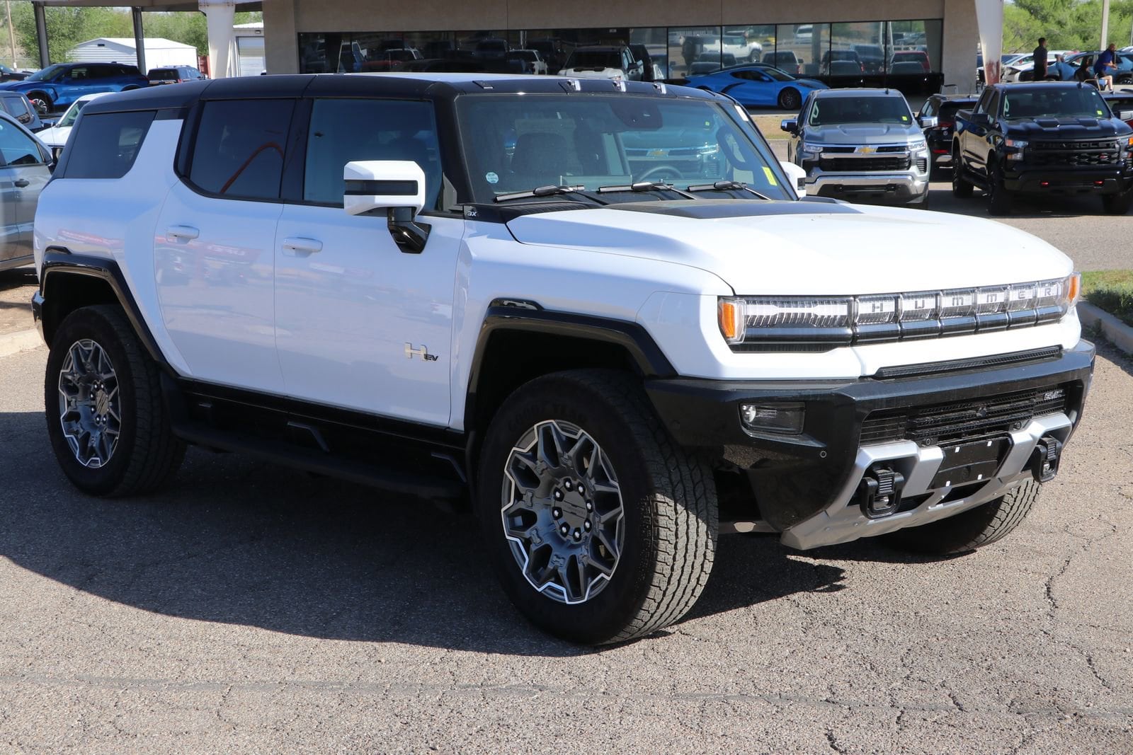 2025 GMC Hummer EV 3X SUV's photo