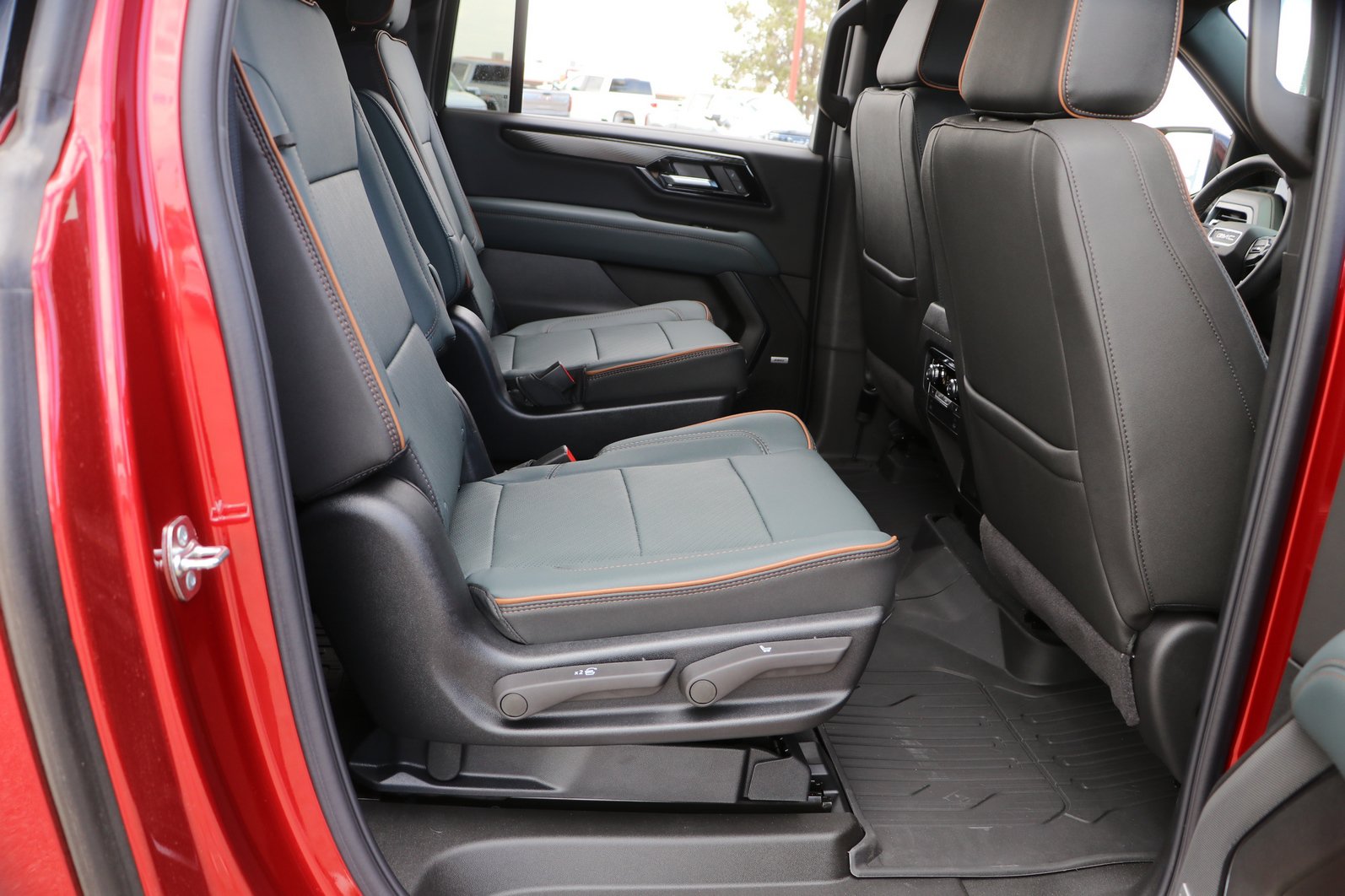 2026 GMC Yukon XL AT4 - Photo 30