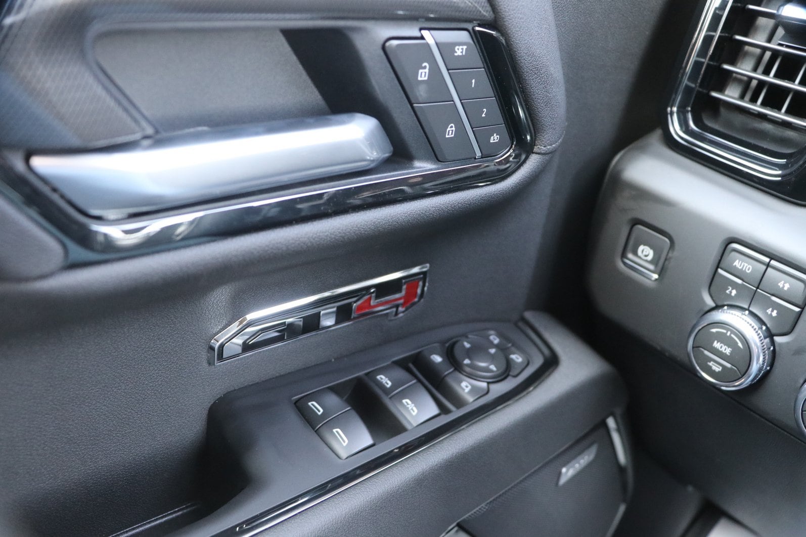2026 GMC Sierra 1500 AT4 - Photo 13