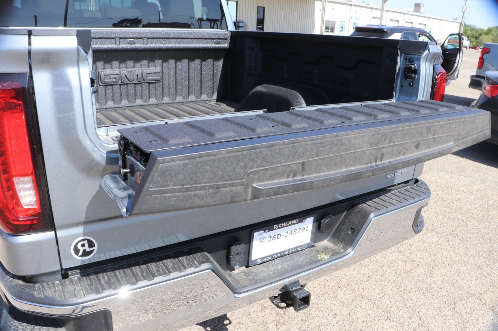 2026 GMC Sierra 1500 SLT - Photo 27