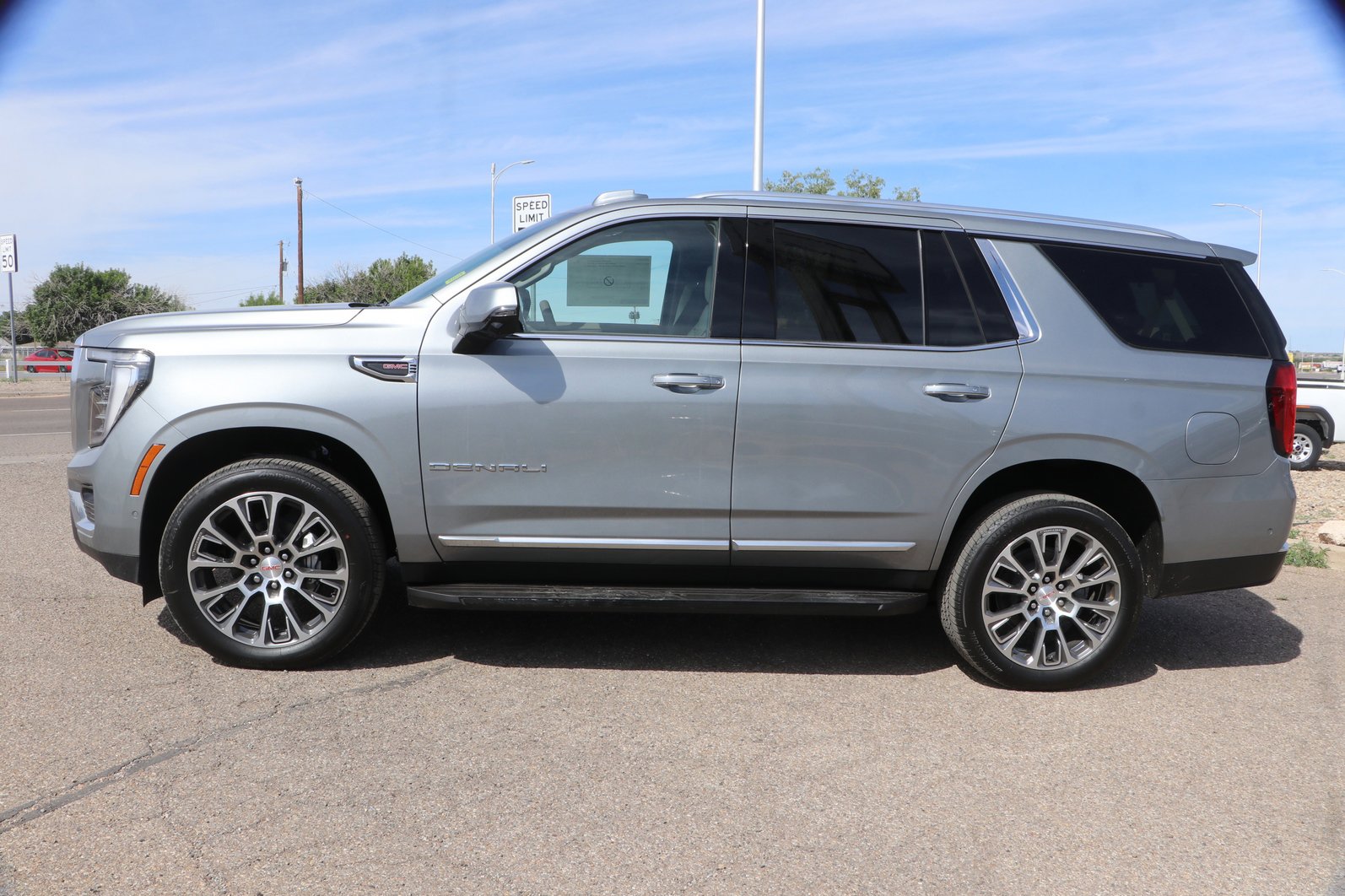 2026 GMC Yukon Denali - Photo 6