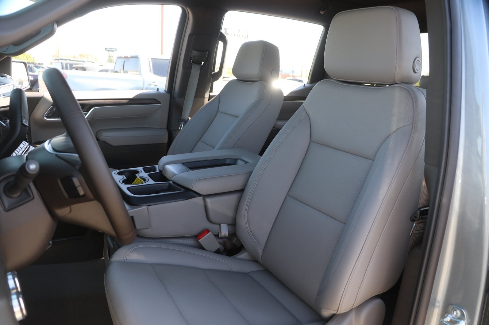 2026 GMC Sierra 1500 SLT - Photo 13