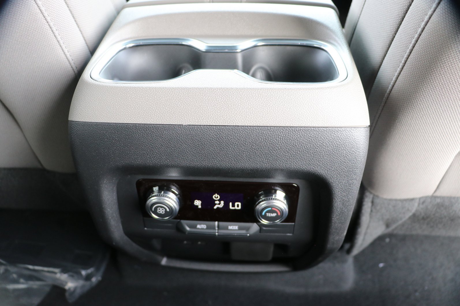 2026 GMC Acadia Elevation - Photo 31