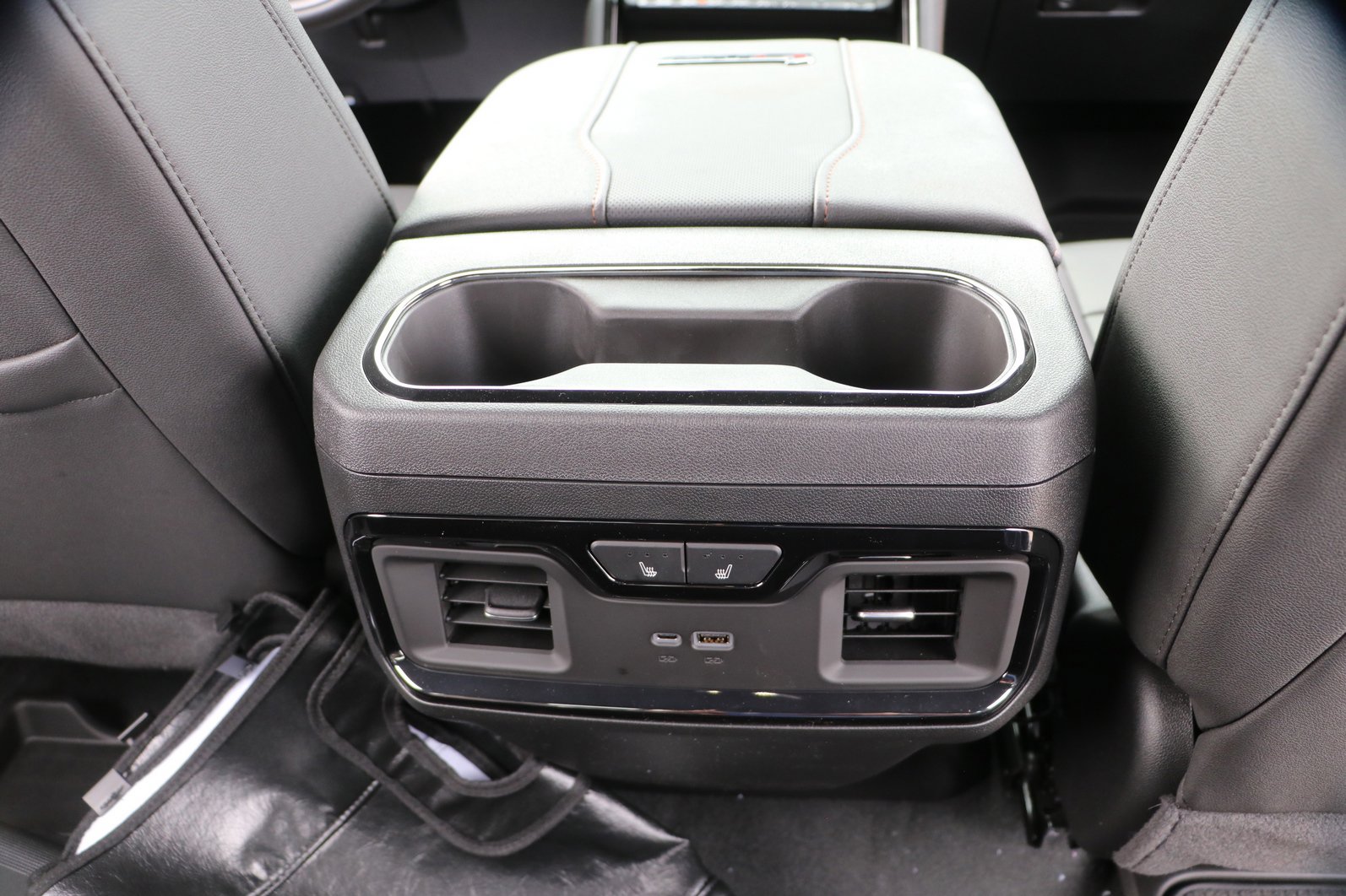 2026 GMC Sierra 2500HD AT4 - Photo 33