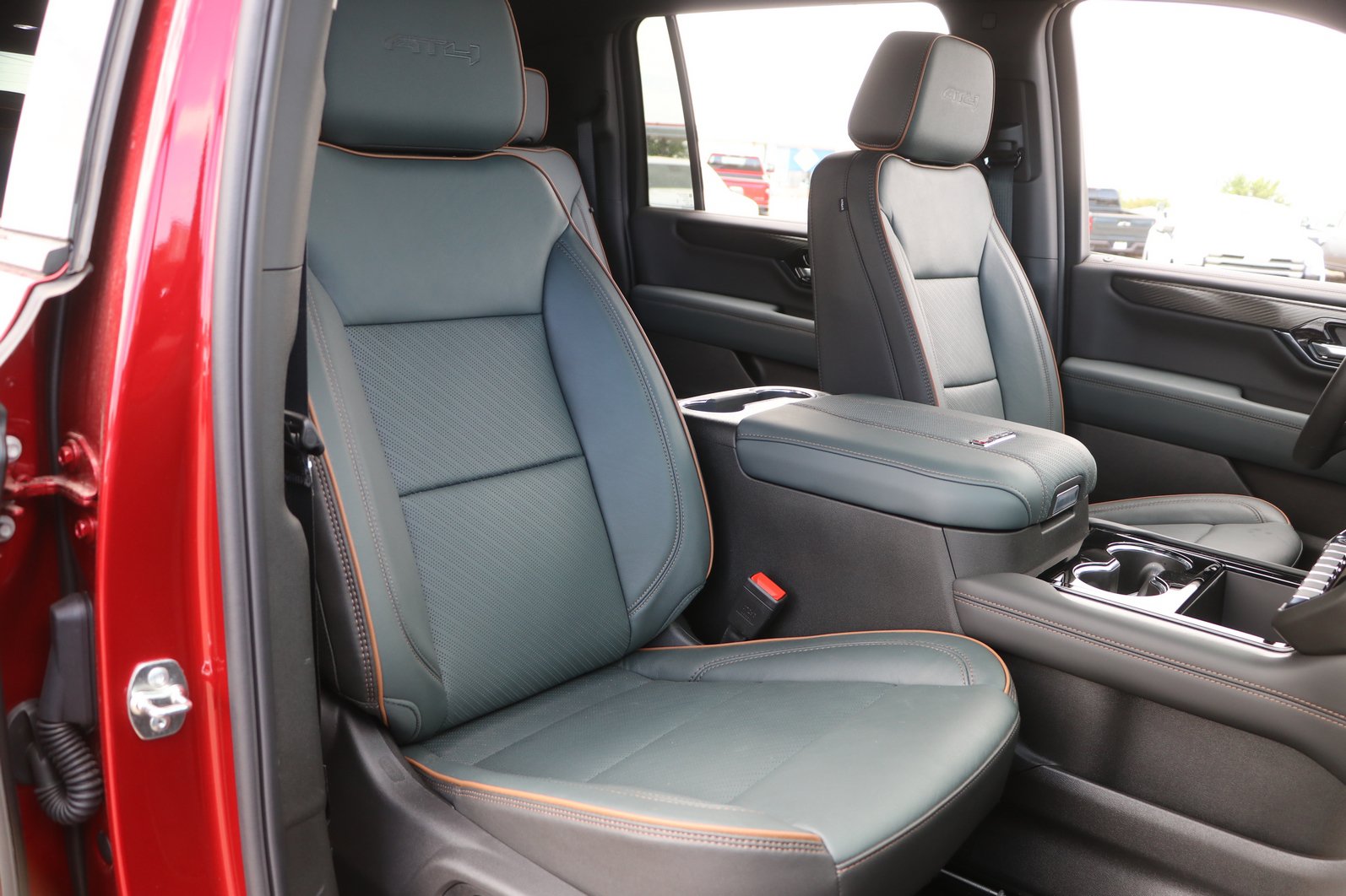 2026 GMC Yukon XL AT4 - Photo 36