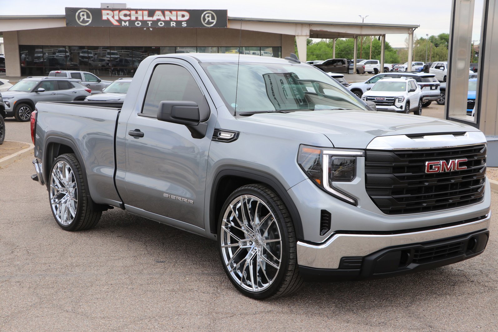 2026 GMC Sierra 2WD Regular Cab Standard Box Pro's photo