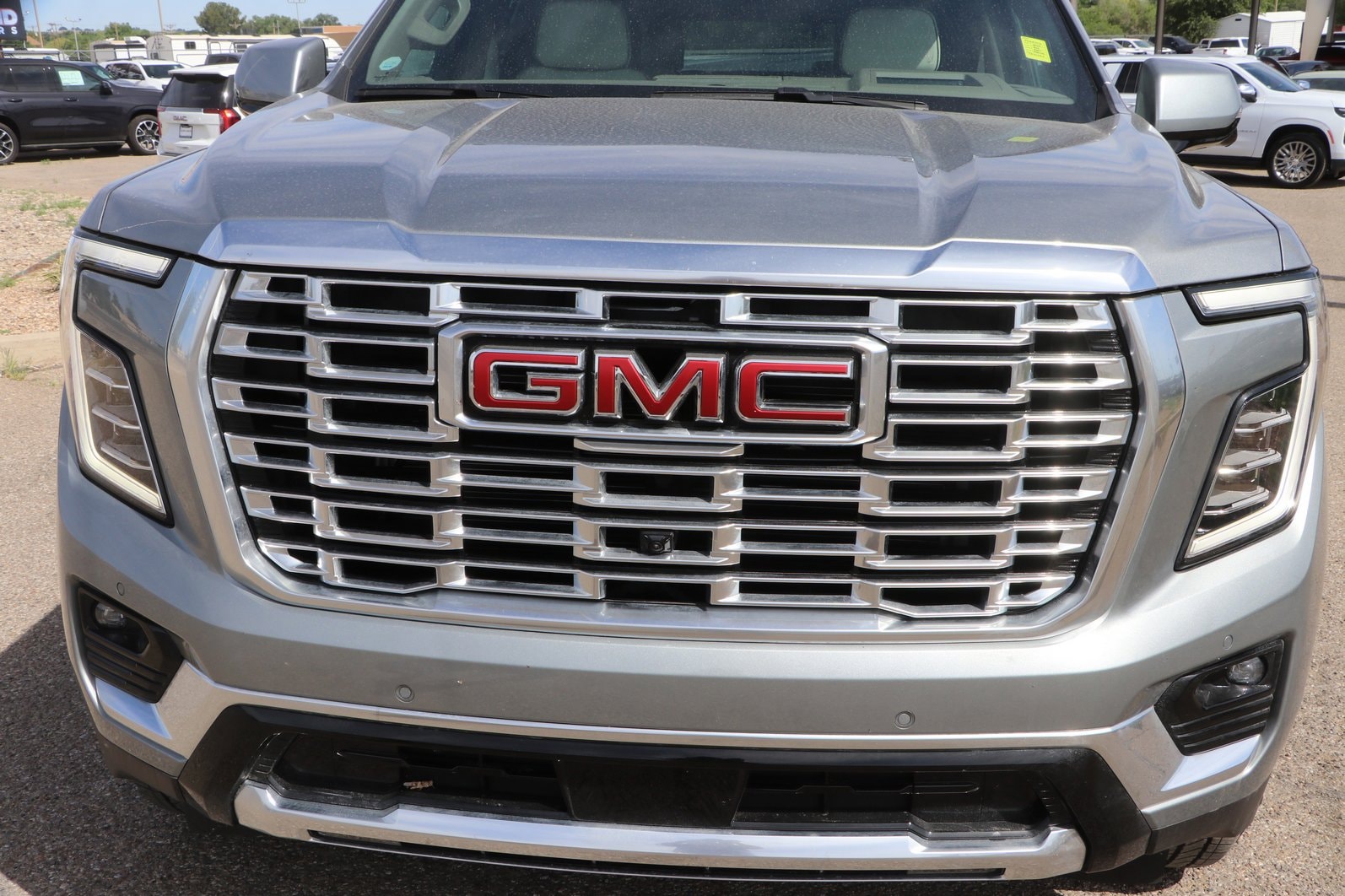 2026 GMC Yukon Denali - Photo 4