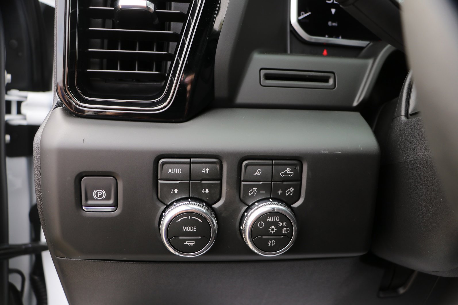 2026 GMC Sierra 2500HD AT4 - Photo 14