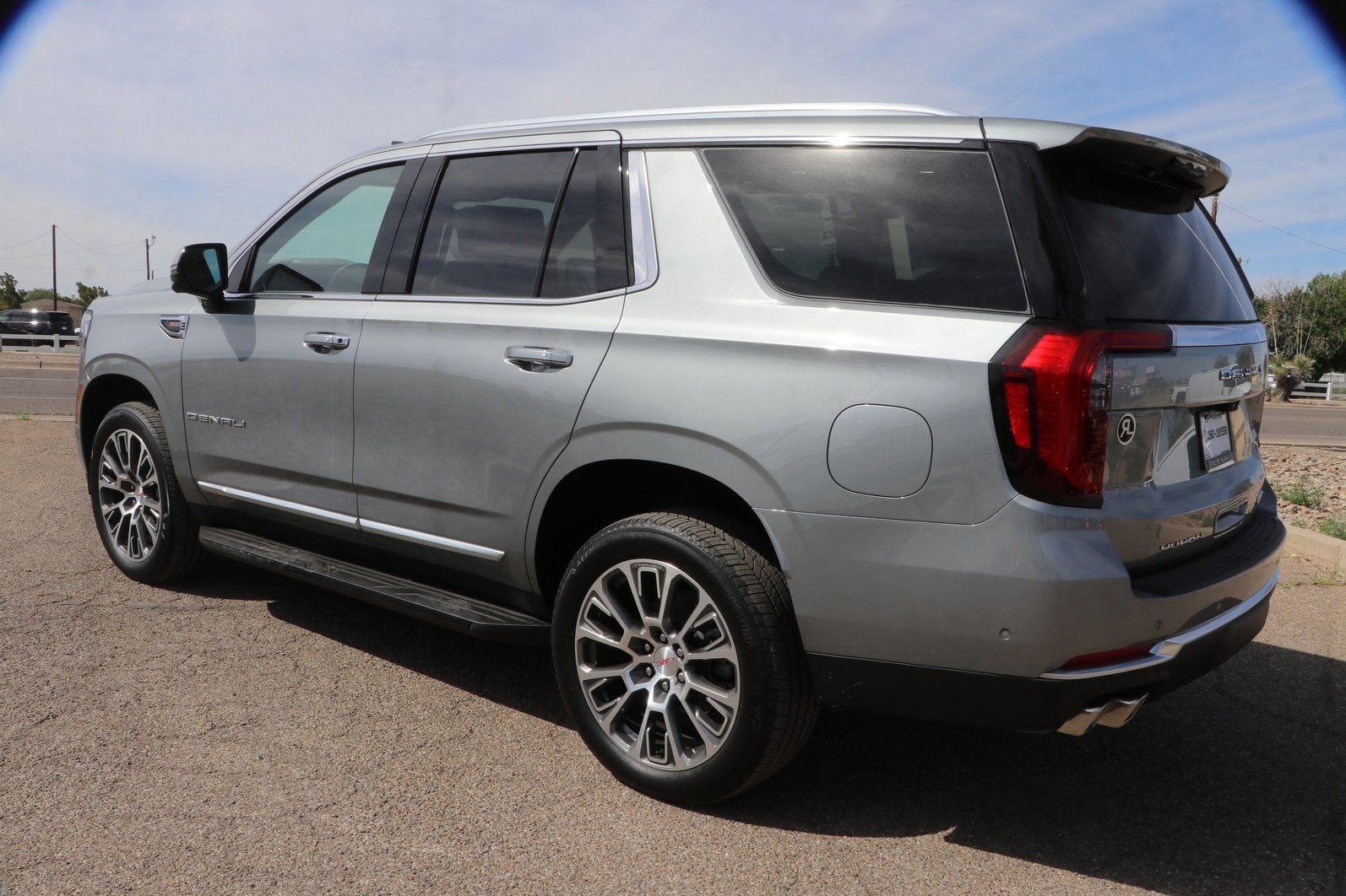 2026 GMC Yukon Denali - Photo 7