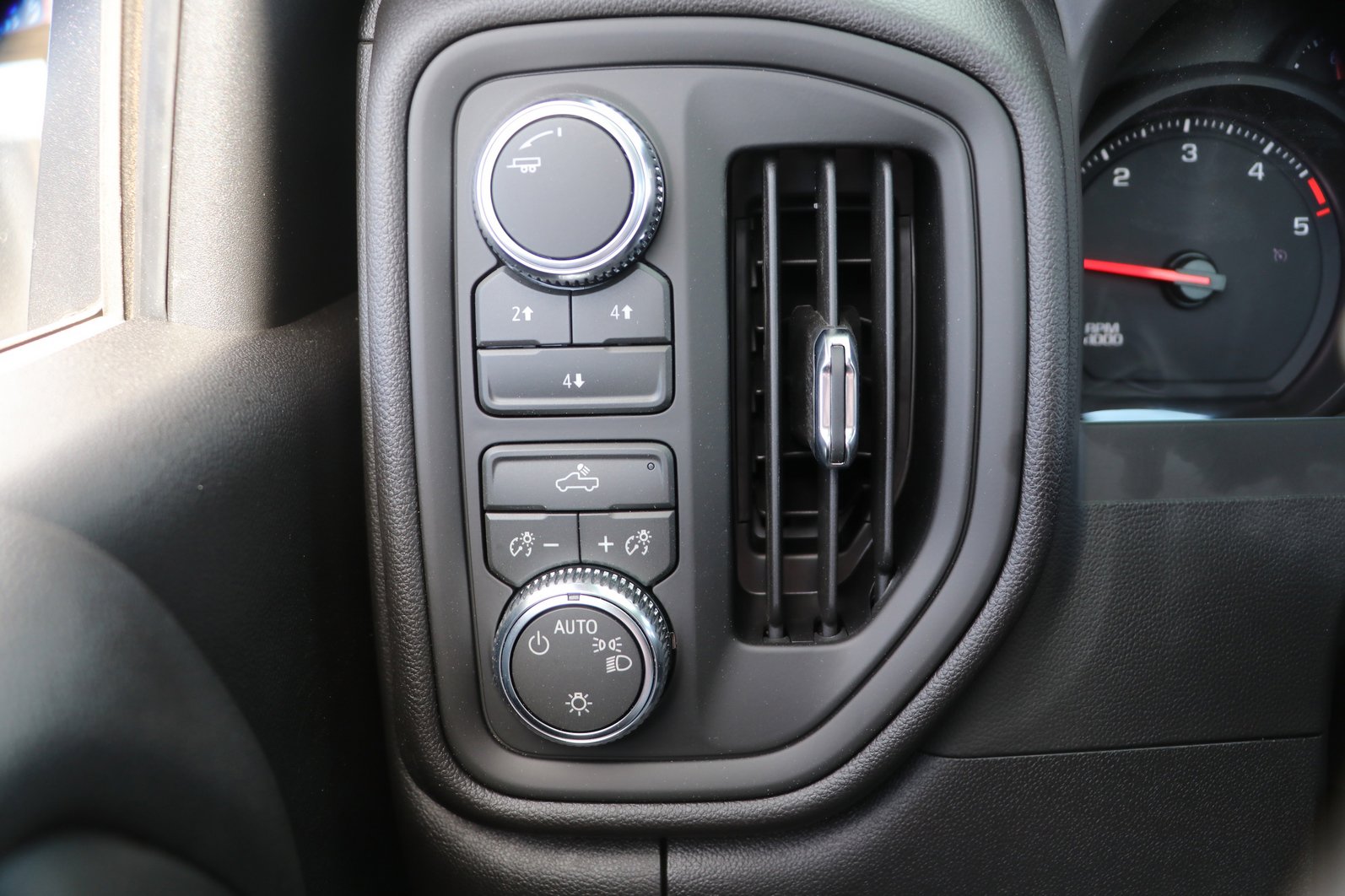 2026 GMC Sierra 2500HD Pro - Photo 13