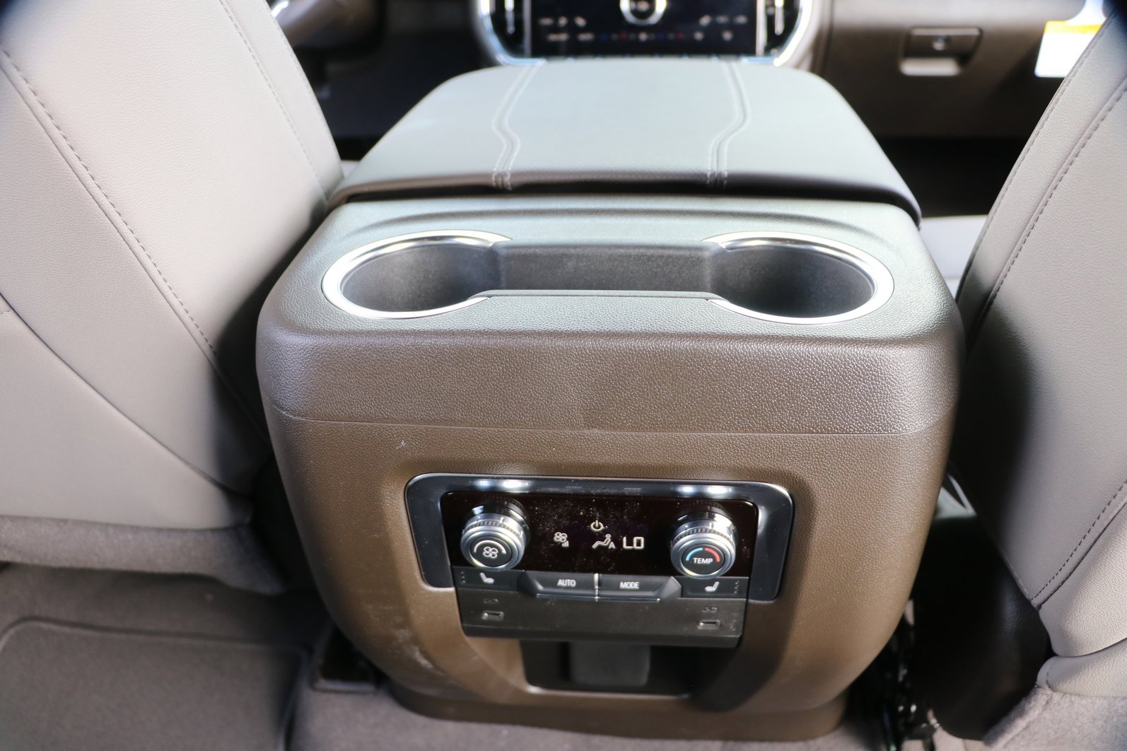 2026 GMC Yukon XL Elevation - Photo 35