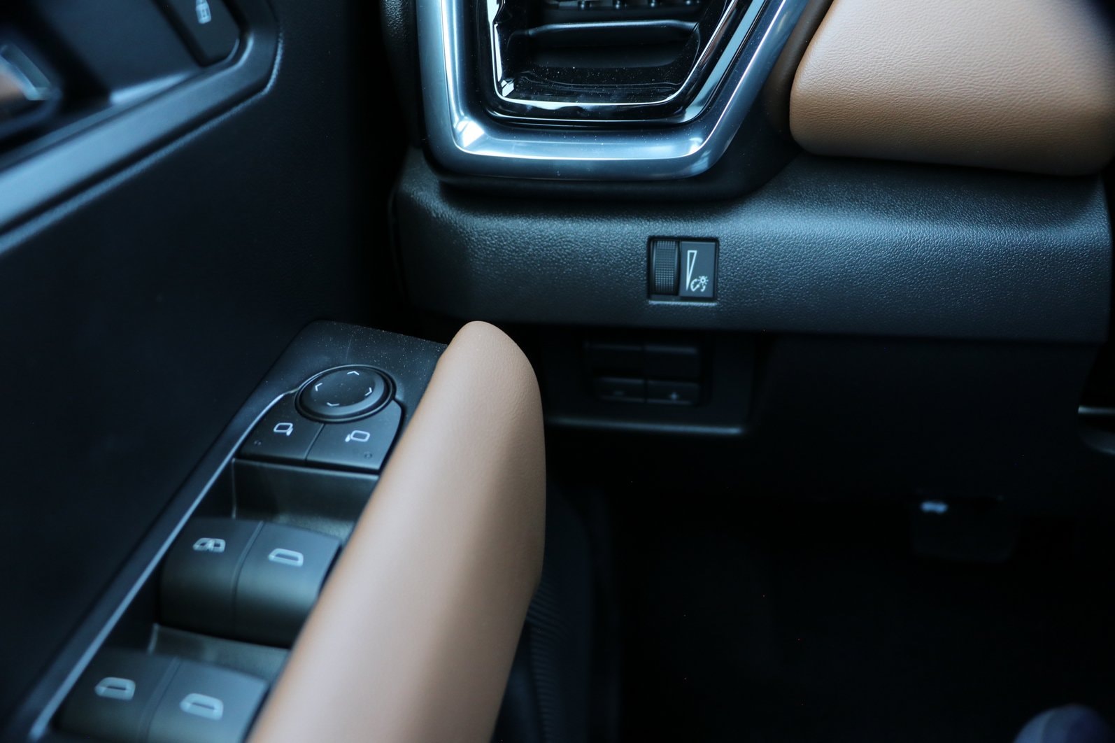2026 GMC Canyon AT4 - Photo 12