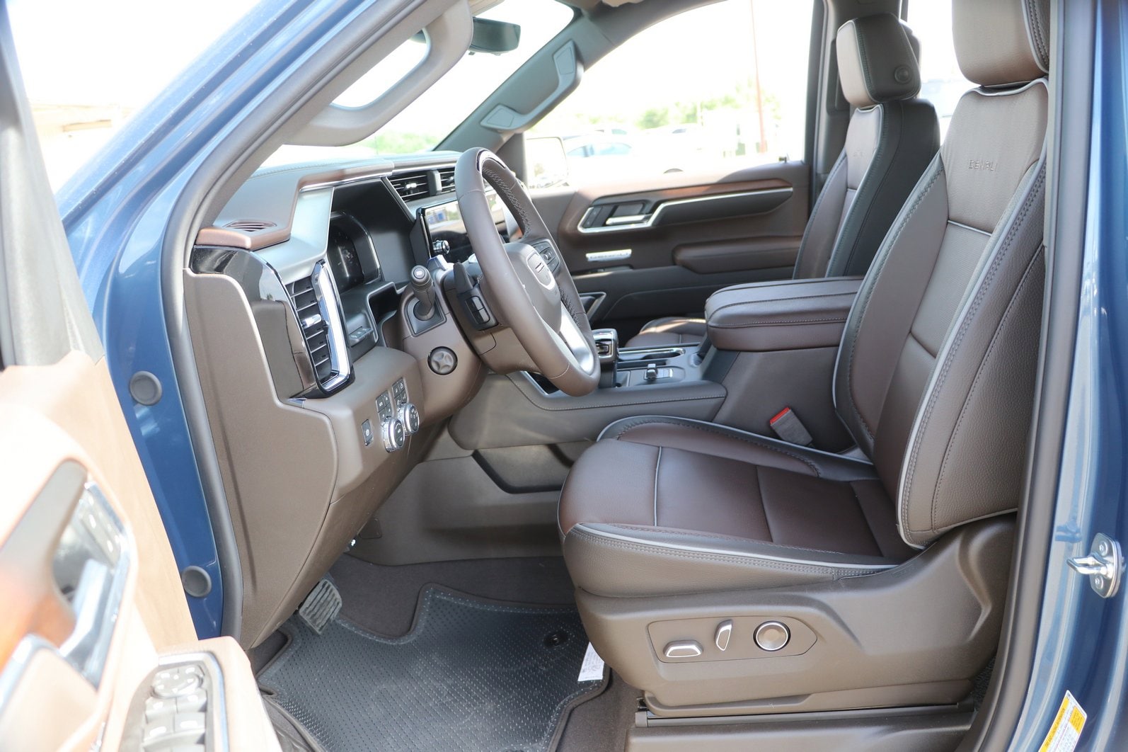 2026 GMC Sierra 1500 Denali - Photo 13
