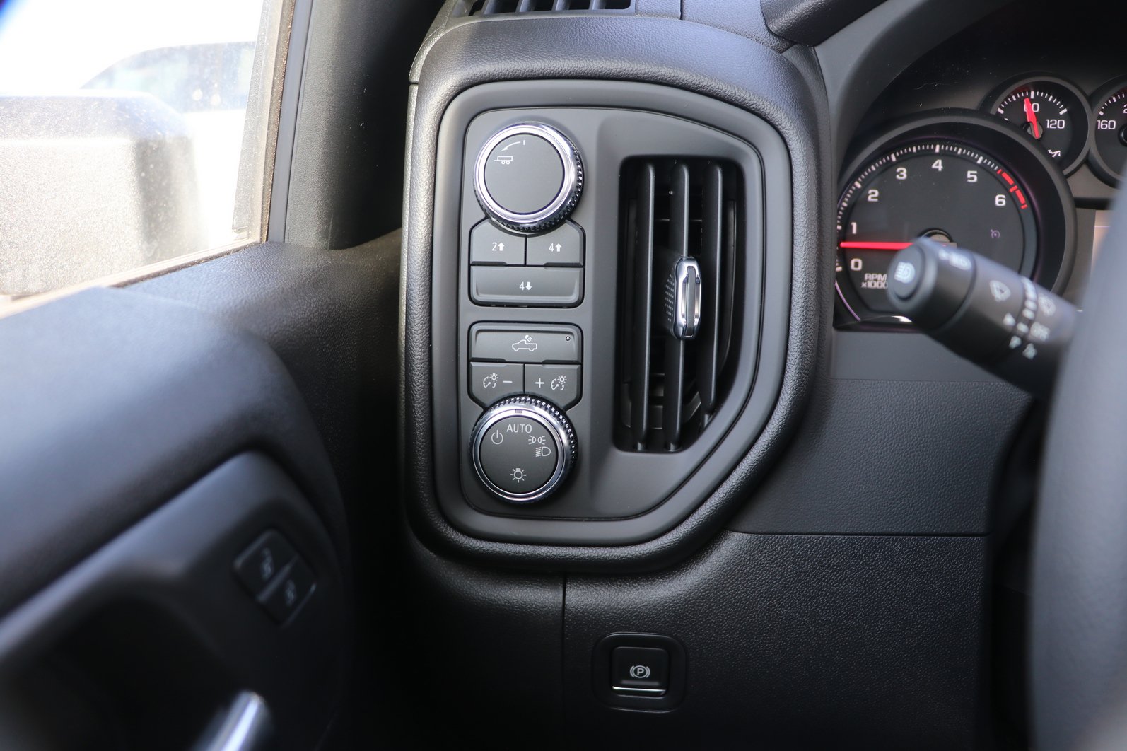 2026 GMC Sierra 2500HD Pro - Photo 14