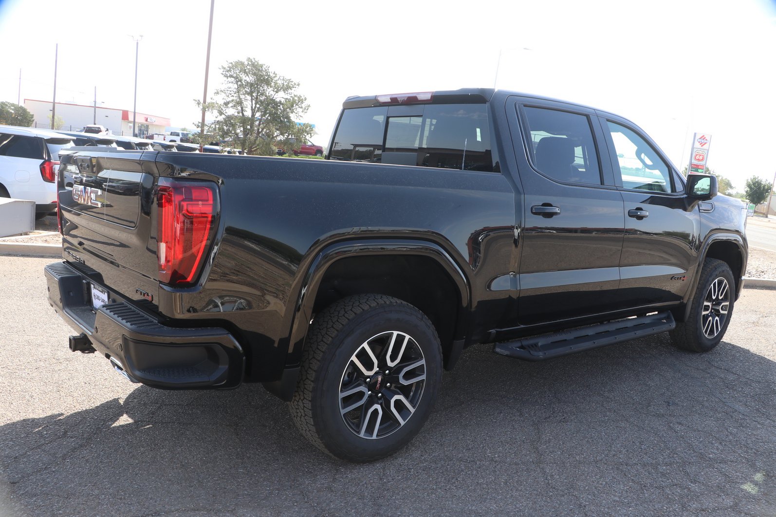 2026 GMC Sierra 1500 AT4 - Photo 9