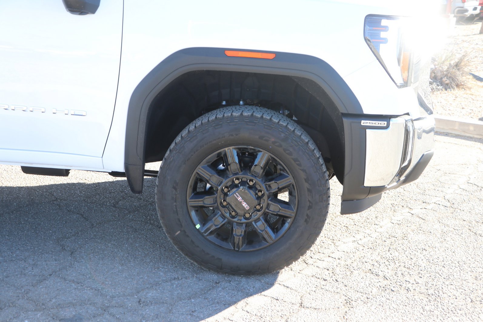 2026 GMC Sierra 2500HD Pro - Photo 10
