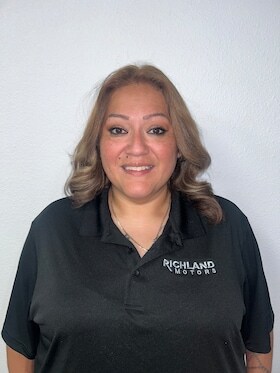 Staff member Oralia Chaves from ID_123deb