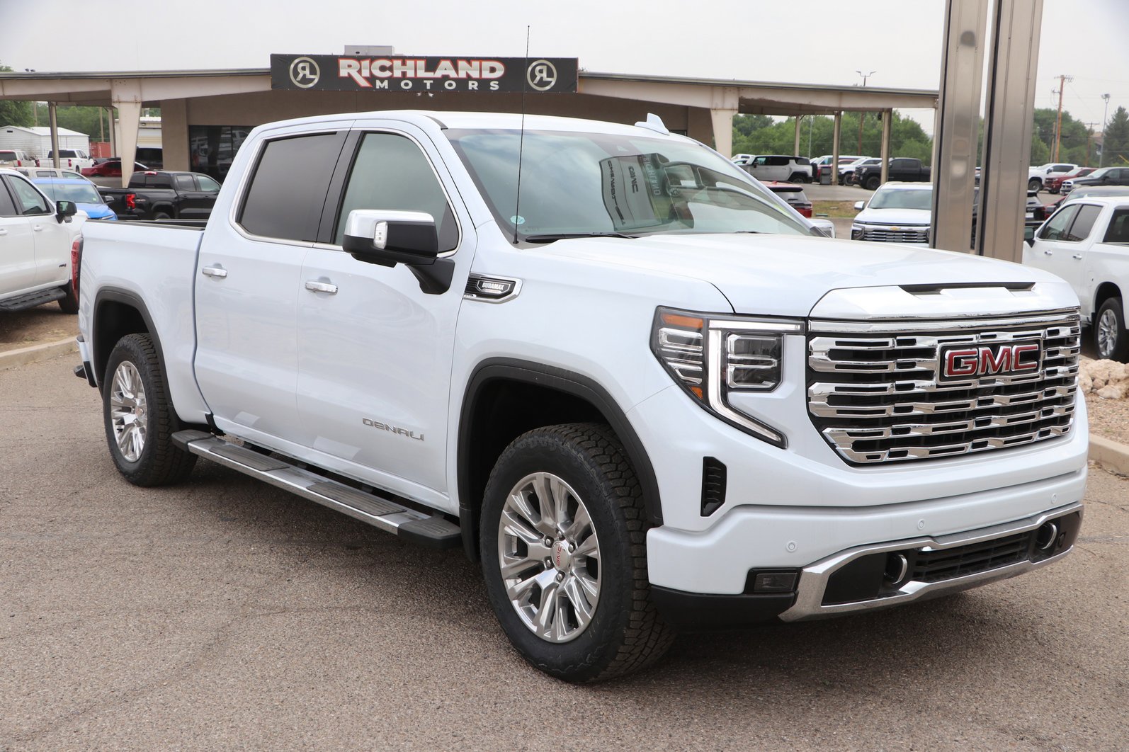2026 GMC Sierra 4WD Crew Cab Short Box Denali's photo