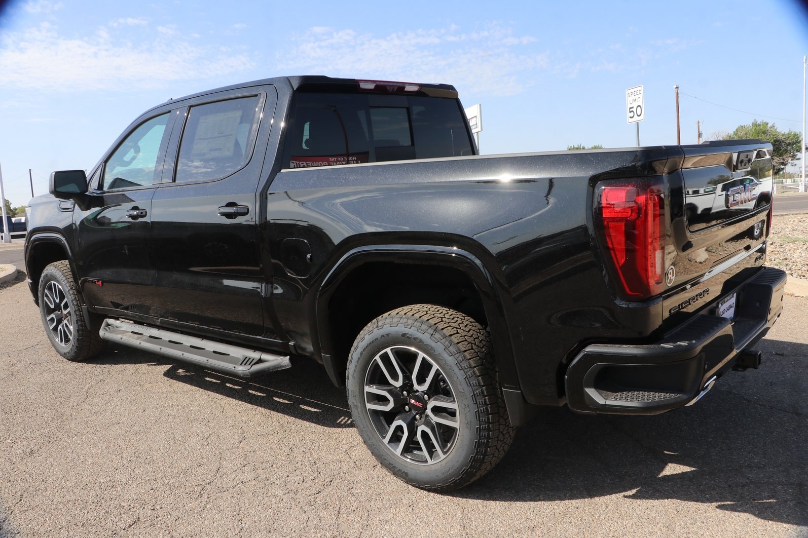 2026 GMC Sierra 1500 AT4 - Photo 7