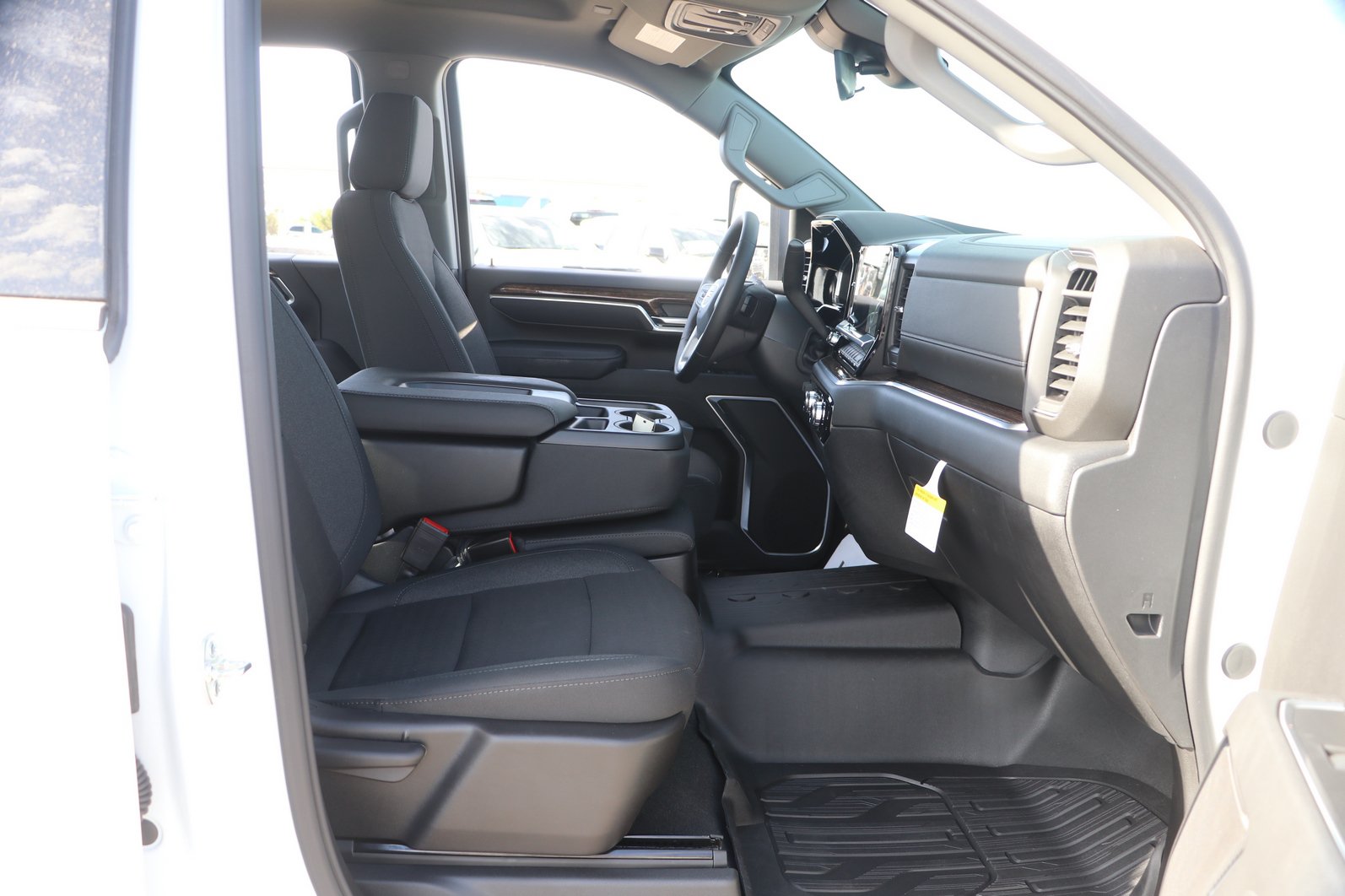 2026 GMC Sierra 3500HD SLE - Photo 32