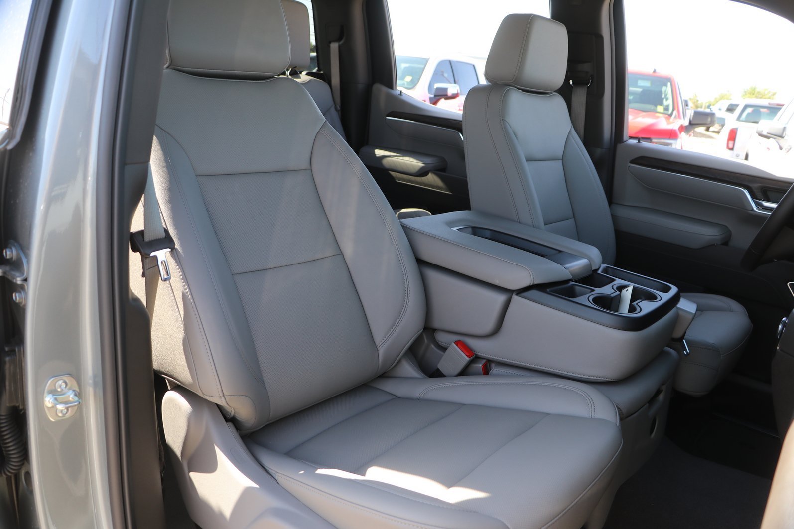 2026 GMC Sierra 1500 SLT - Photo 32