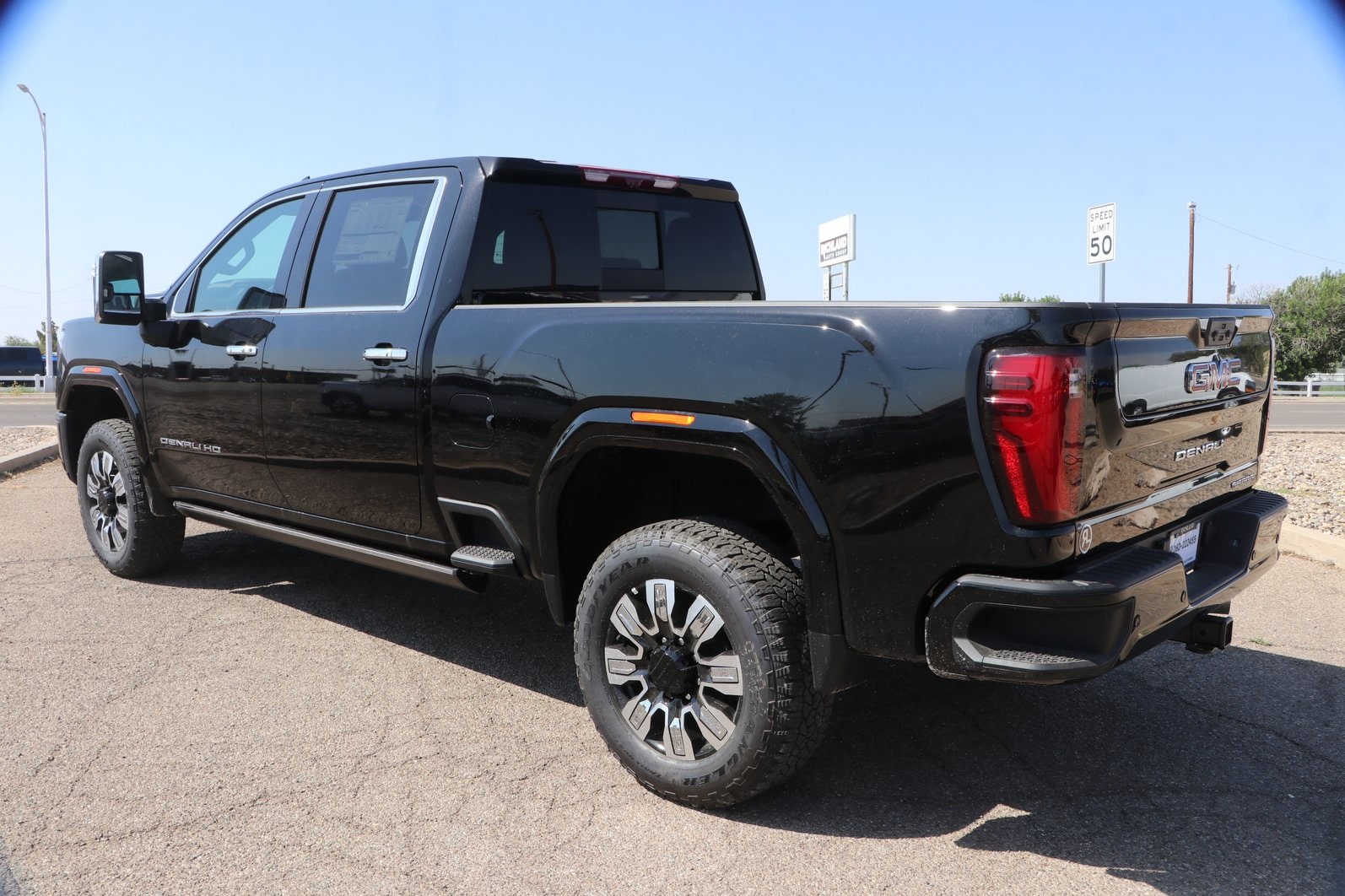 2026 GMC Sierra 2500HD Denali - Photo 7