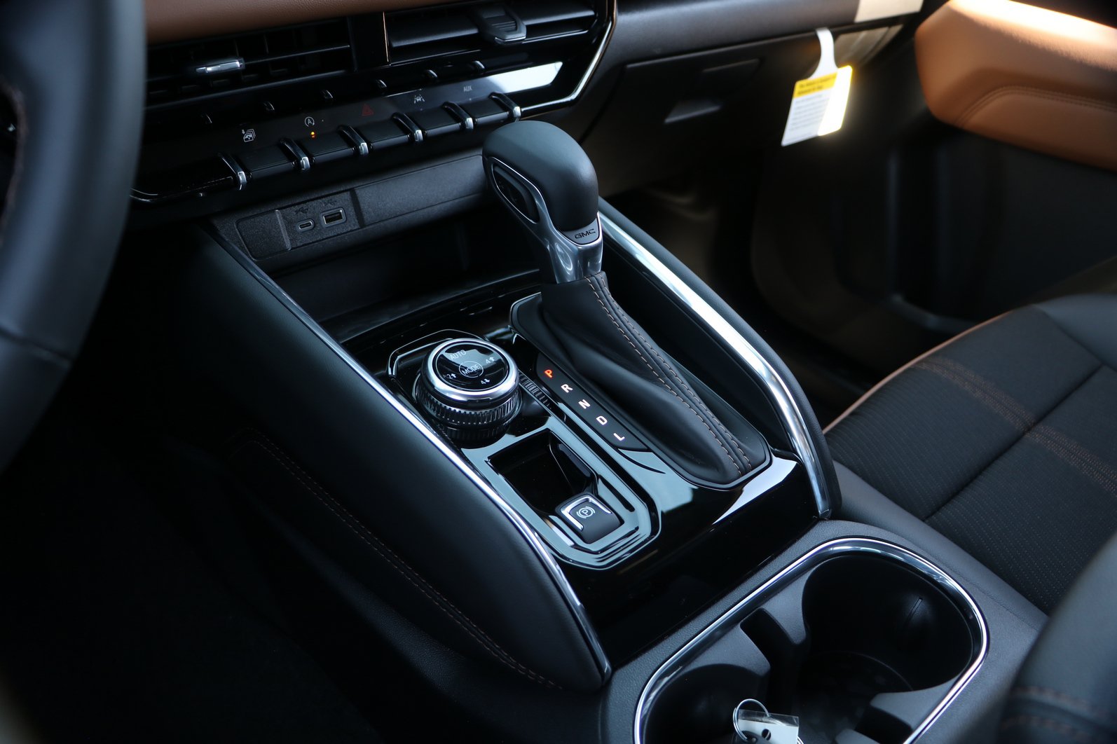 2026 GMC Canyon AT4 - Photo 24