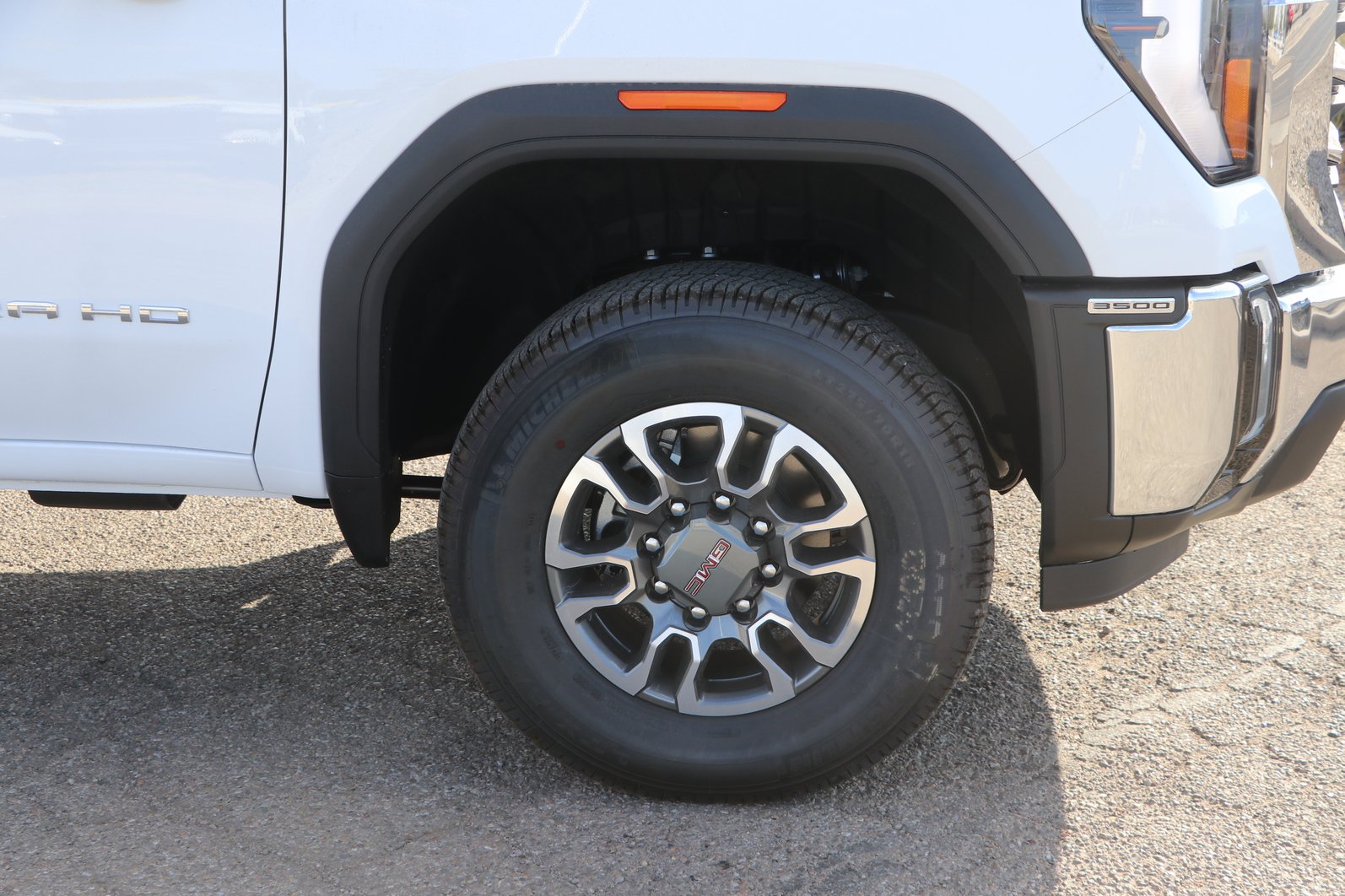 2026 GMC Sierra 3500HD SLE - Photo 9