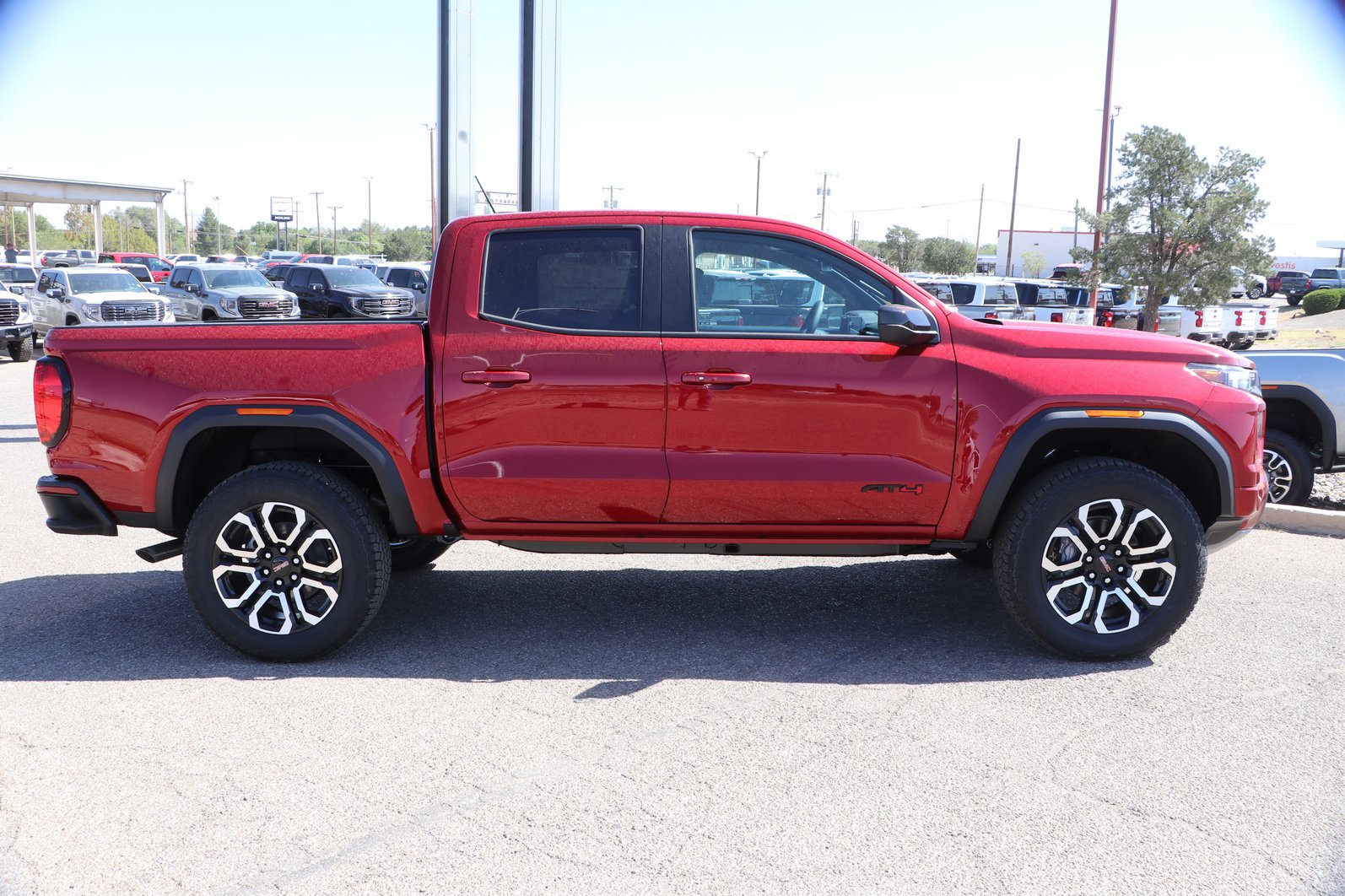 2026 GMC Canyon AT4 - Photo 8